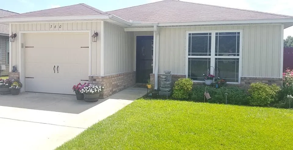 3 bed, 1348 sqft, $1,800 — Photo 2