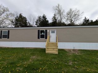 15462 Lewis Rd, Dubuque, IA 52002