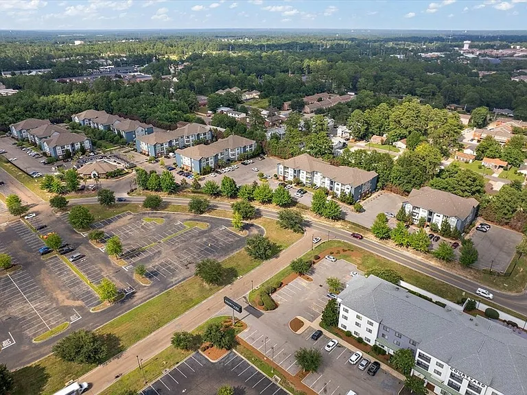 Discover the Spacious 1, 2 & 4-Bedroom Apartments at Eagle Flatts Student Housing in Hattiesburg