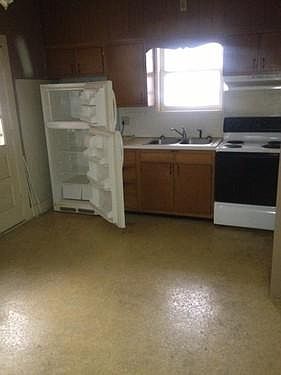 2nd image of 225 Carlisle Ave