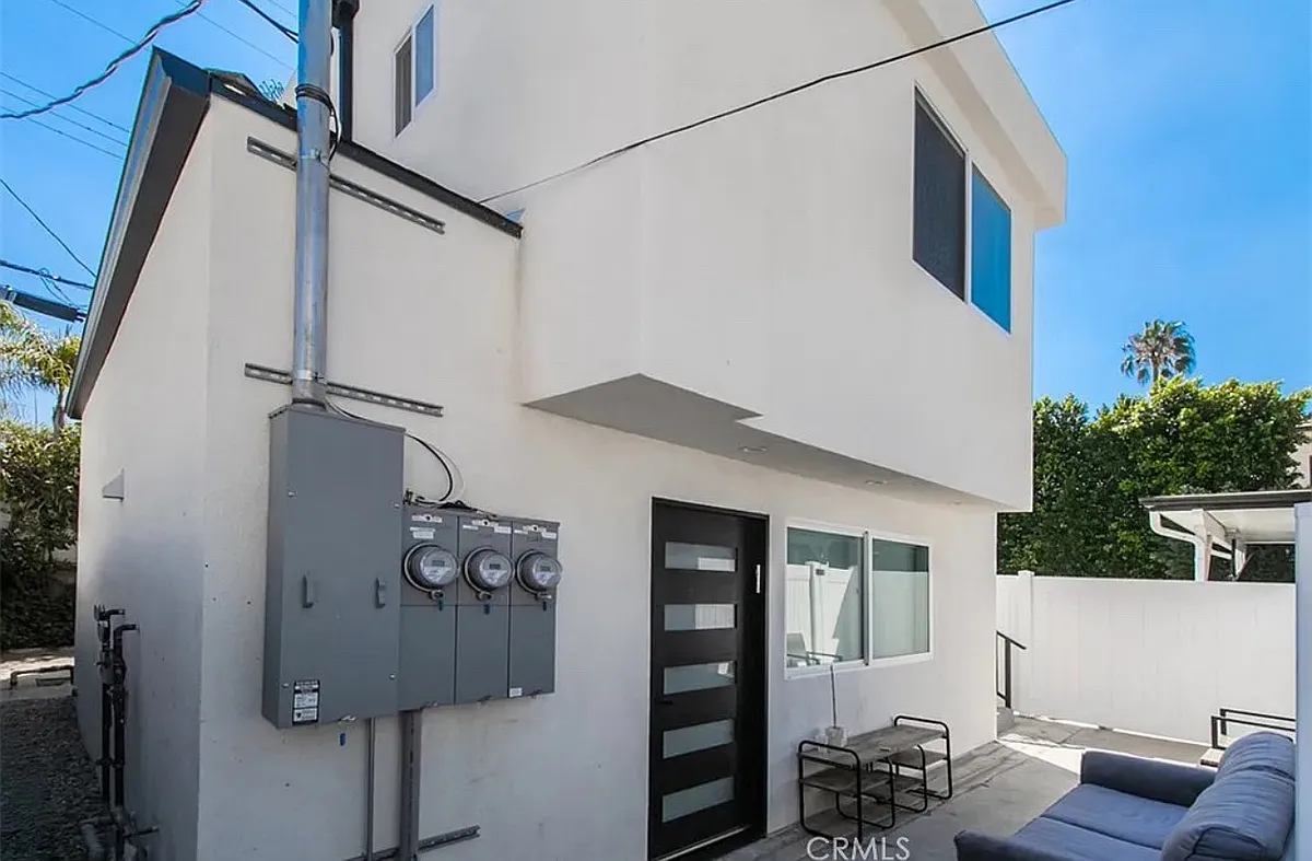 Building Photo - 5024 Lindley Ave #5024