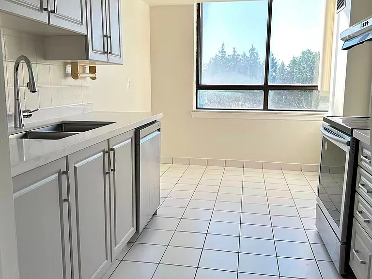 55 Bamburgh Cir #414 — Photo 12