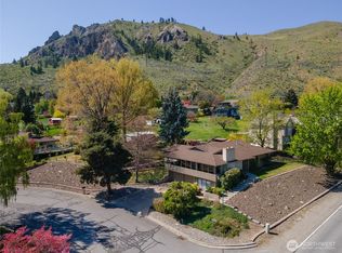 1200 Summer Hill Pl, Wenatchee, WA 98801