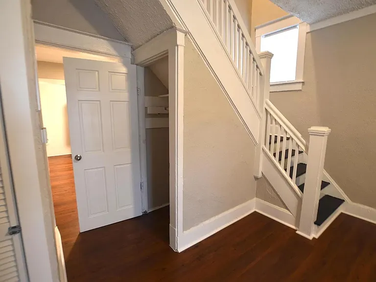 1529 Draper St — Photo 5