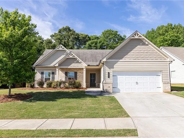 500 Brighton Park Cir, Hoschton, GA 30548