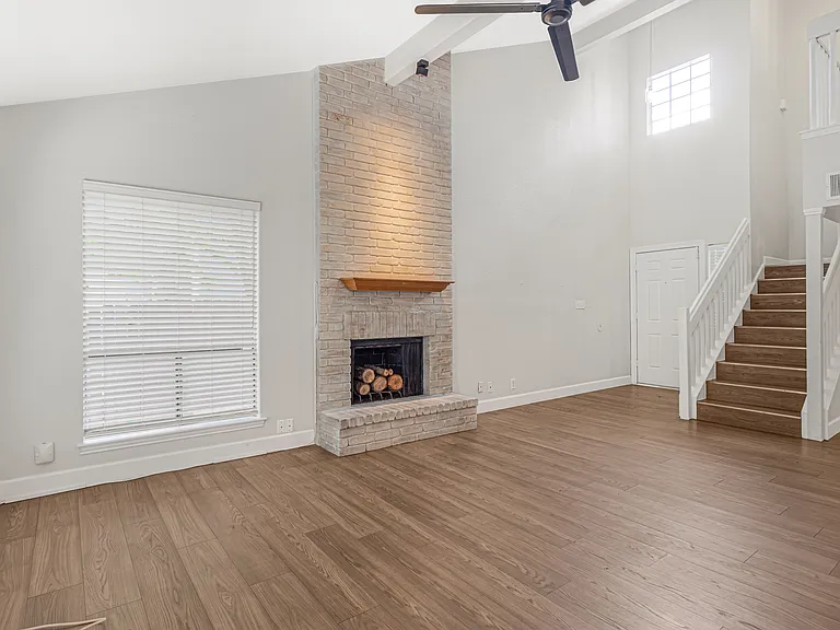 12142 Vista Nogal St — Photo 6