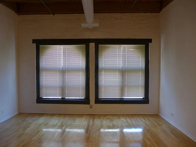Old Franklin Building — Photo 16