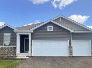 10099 Fleetwood St, Huntley, IL 60142