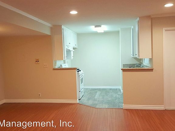 5th image of 924 Gaviota Ave APT 202