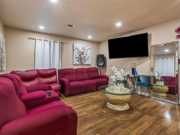 3rd image of 7541 Crestmont Rd