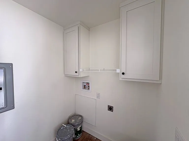 1700 State St #10 — Photo 21