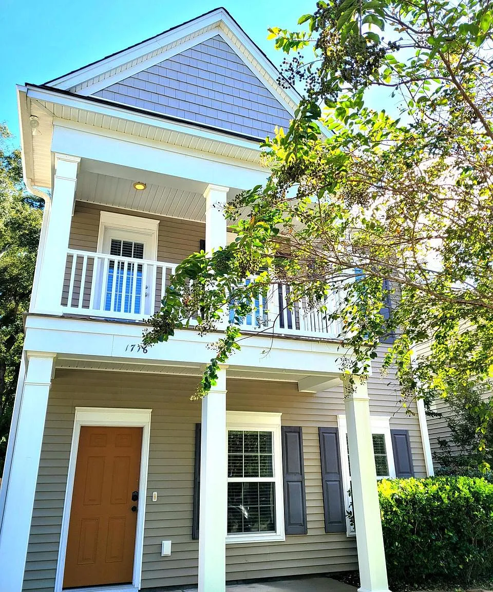 4 bed, 2.5 bath, 2141 sqft, $3,200 — Photo 4