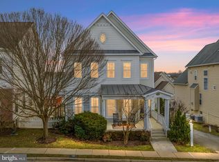 17596 Marbury St, Round Hill, VA 20141
