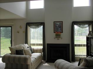 697 Charing Ct, Rochester Hills, MI 48307