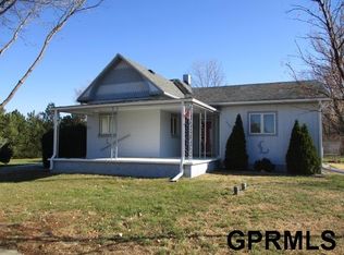 608 Broad St, Jansen, NE 68377
