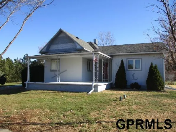 608 Broad St, Jansen, NE 68377