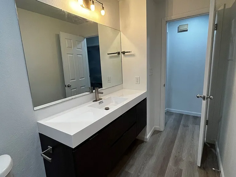 254 N 700 W — Photo 14
