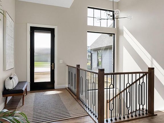 5th image of 5013 Pinecreek Ln