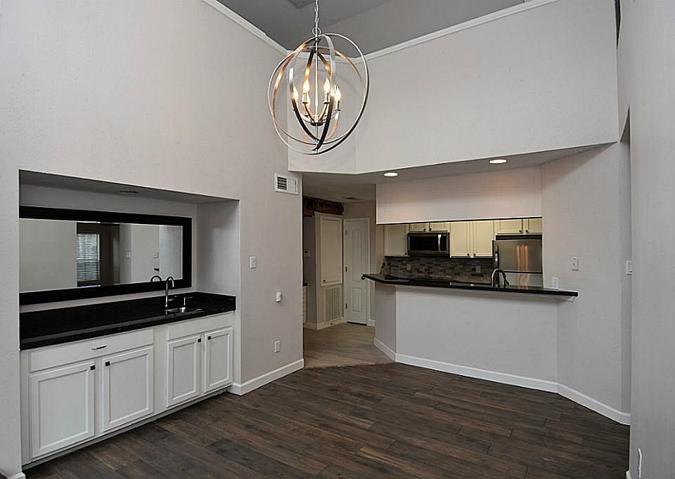 1st image of 13443 Parkway Blvd