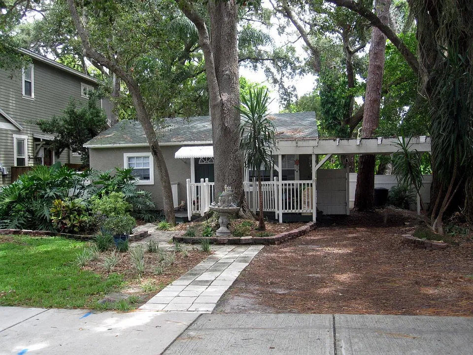 1737 San Mateo Dr