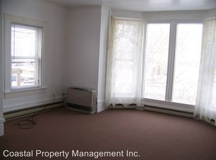 11 Gilchrest St APT 2, Thomaston, ME 04861