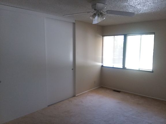 3rd image of 2304 Eastridge Ave