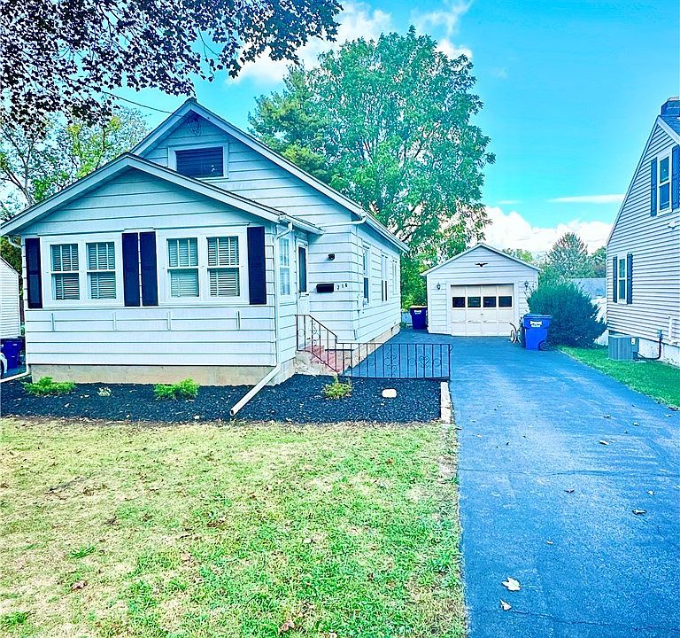 1st image of 216 Turner Ave