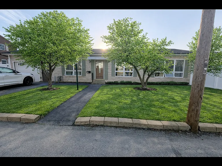 87 S Wilson St — Photo 15