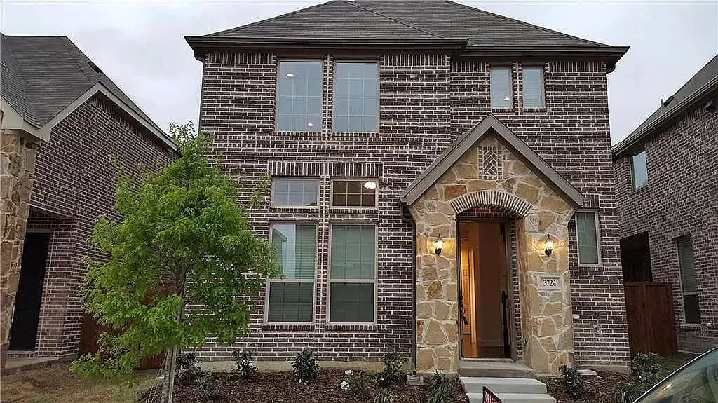 3 bed, 2.5 bath, 2039 sqft, $2,590 — Photo 3