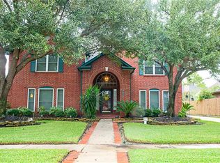 10414 Hedge Way Dr, Houston, TX 77065