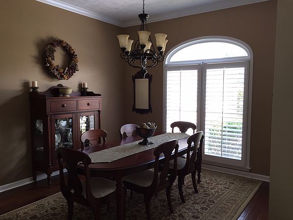 2nd image of 265 Carolina Ct