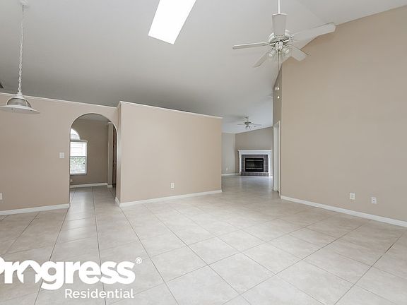 2nd image of 1449 Crawford Dr
