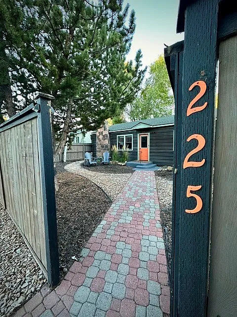 225 NW Florida Ave