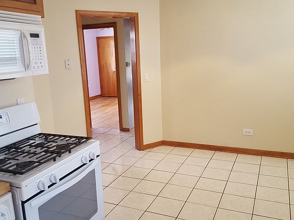 4th image of 2946 N Nora Ave
