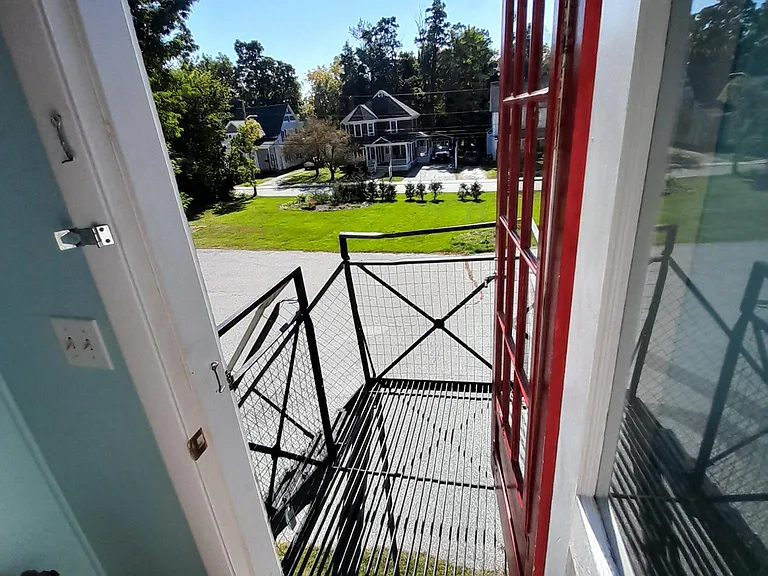 92 Fairfield St #201 — Photo 15
