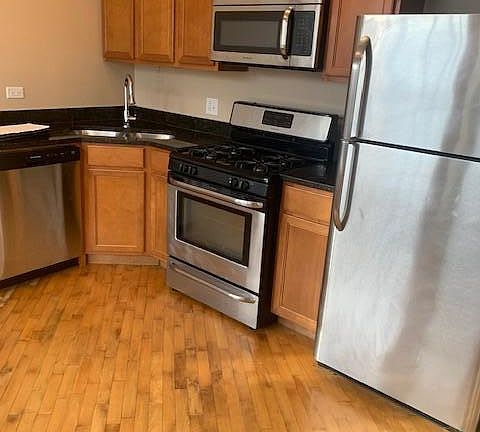 2nd image of 1708 W Greenleaf Ave #1