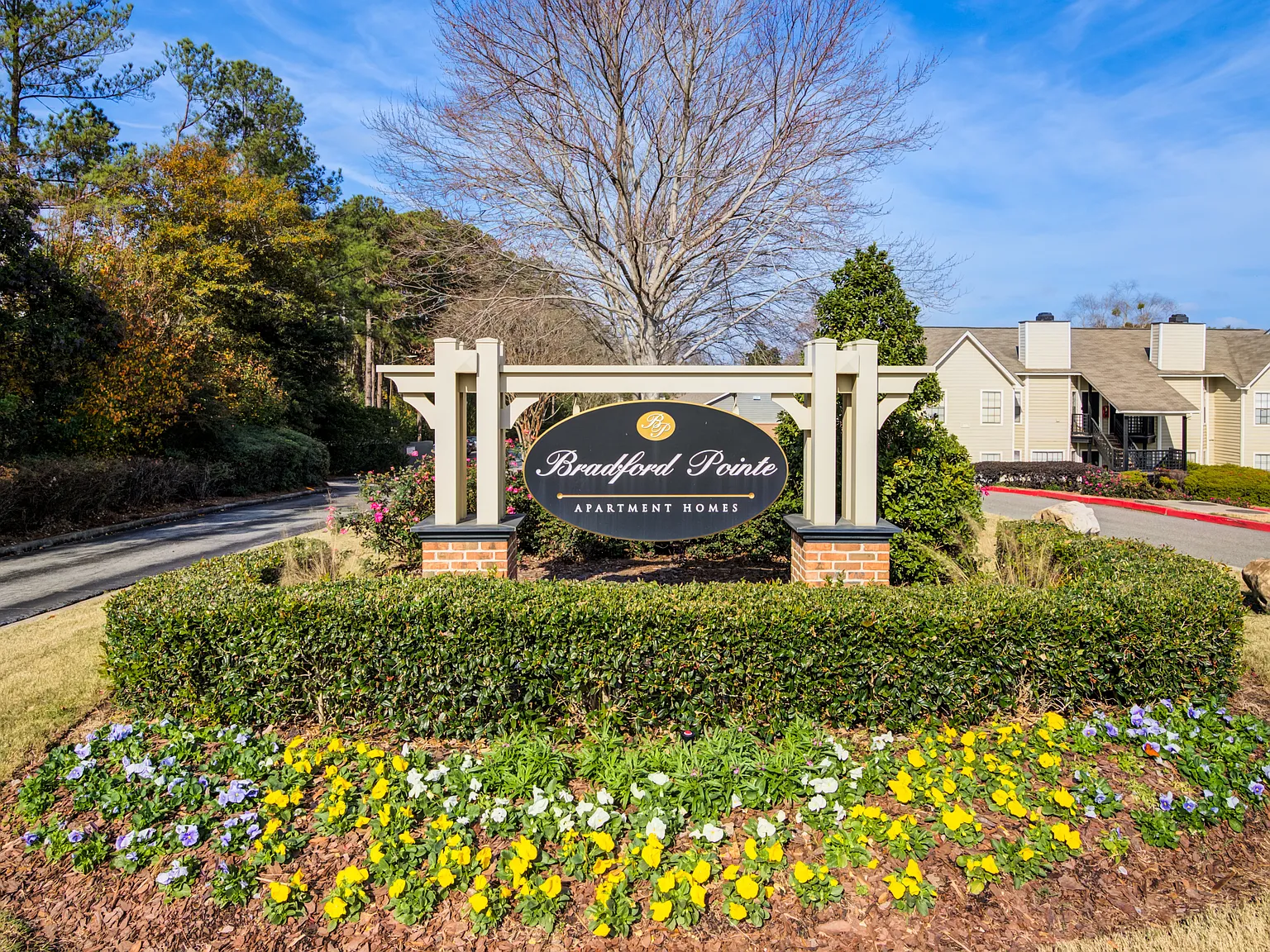 Bradford Pointe — Photo 1