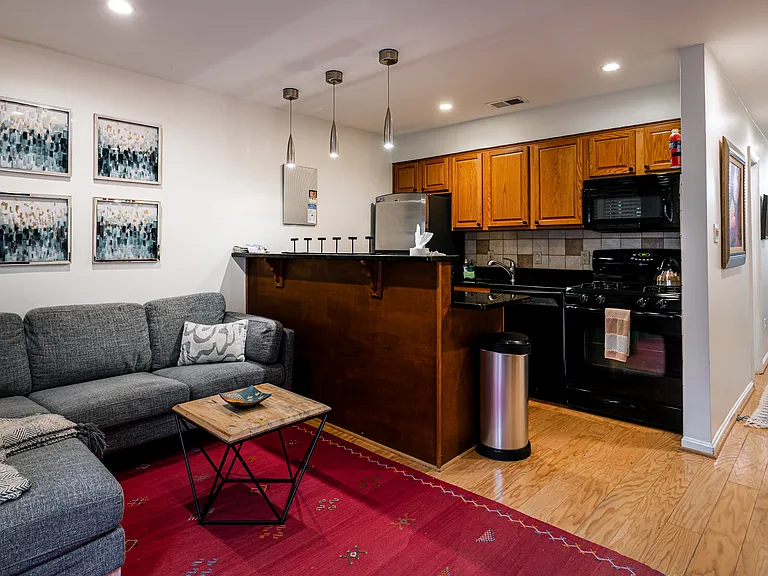 1643 Park Rd NW #2 — Photo 8