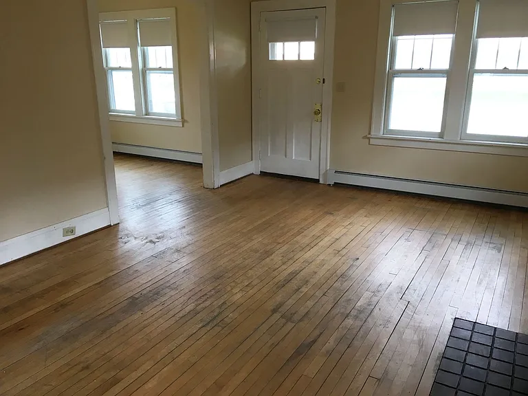 605 E Thomas St — Photo 10