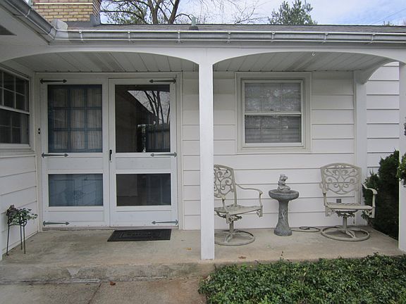 5th image of 138 Springside Dr