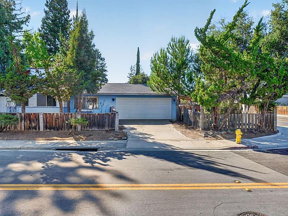 2nd image of 2100 Camino De Los Robles