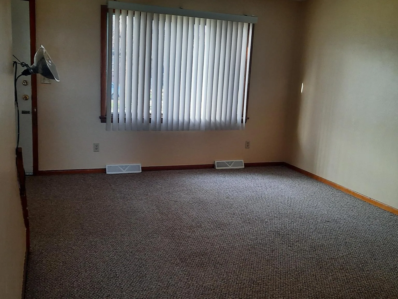 2 bed, 970 sqft, $1,000 — Photo 2