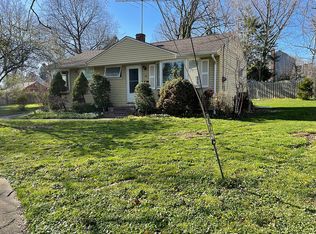 20 Applewood Ct, Metuchen, NJ