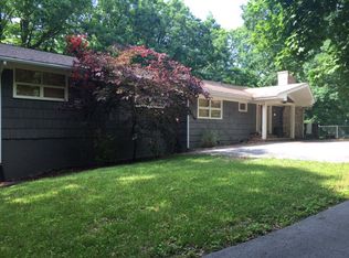 1208 Hilltop Ln, Bluefield, WV