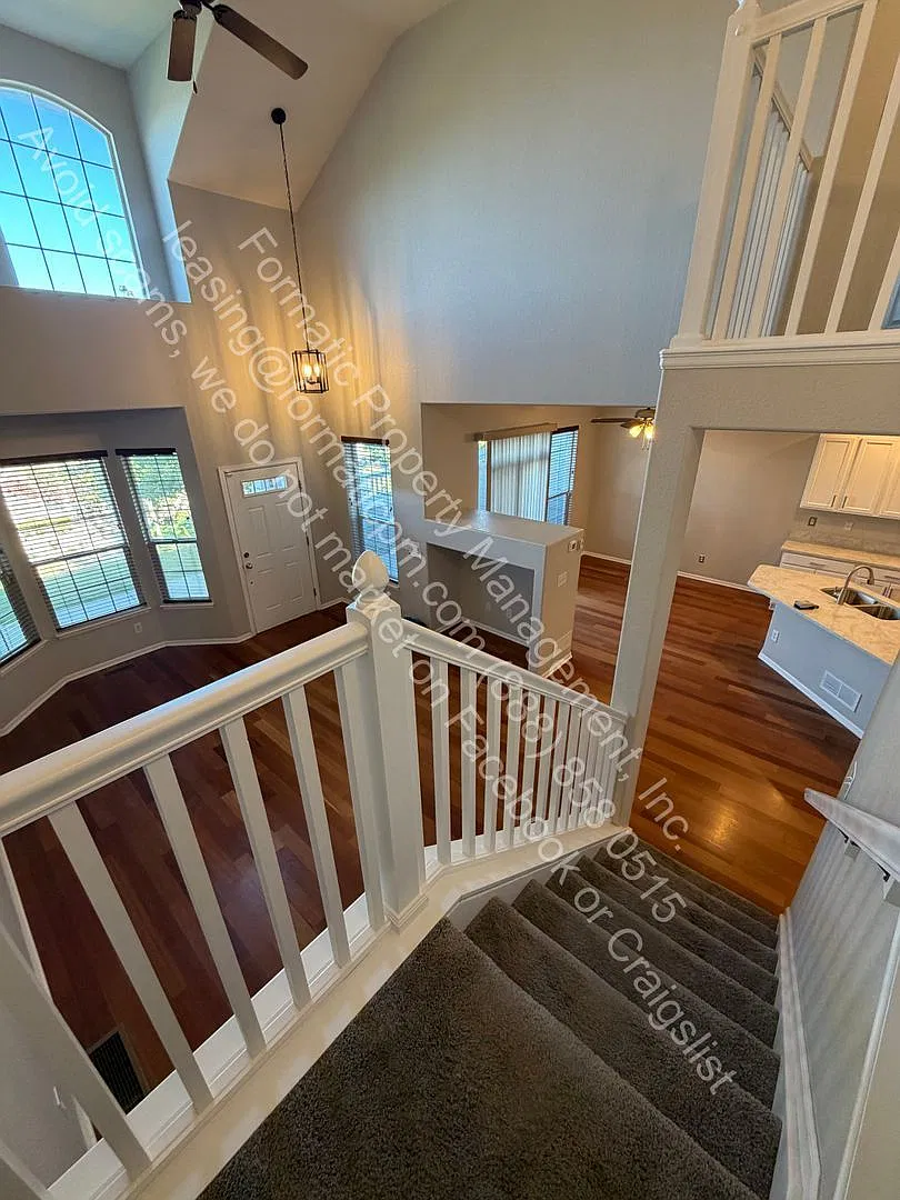 4 bed, 3.5 bath, 2467 sqft, $2,995 — Photo 4