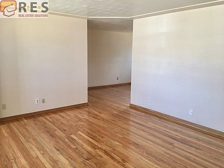 2nd image of 485 Elmira St