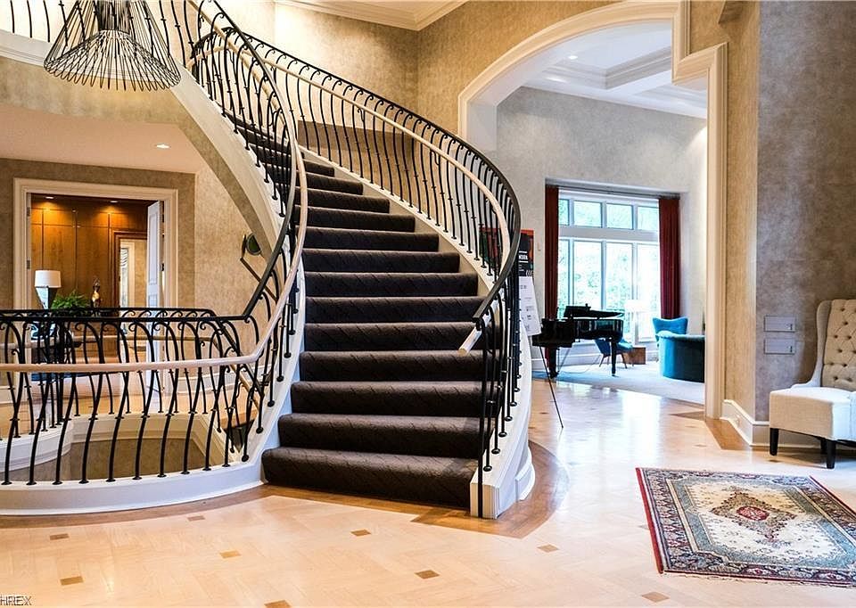921 W Hill Dr, Gates Mills, OH 44040 | Zillow
