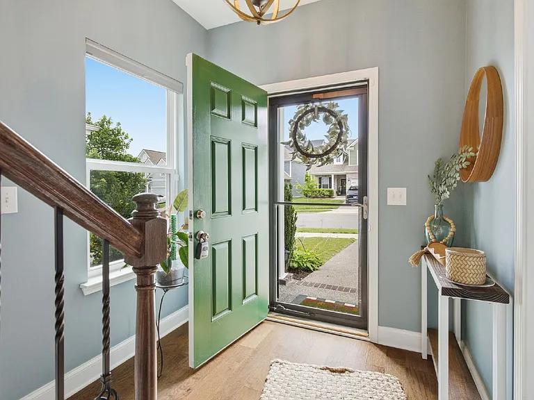 313 Cloverbrook Way — Photo 5