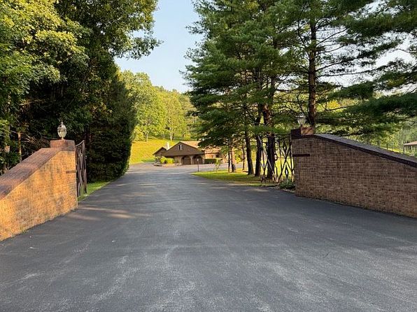 22 Tannen Dr
