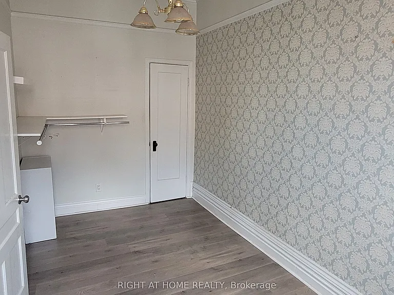 125 Main St W #2 — Photo 10